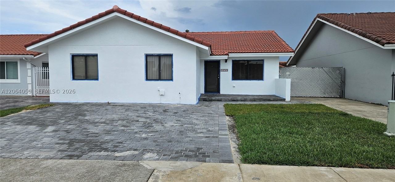 14765 Sw 82nd St - Photo 3 of 46