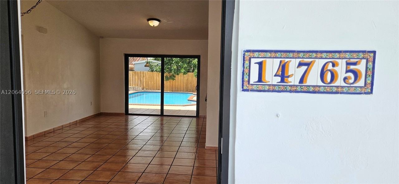 14765 Sw 82nd St - Photo 4 of 46