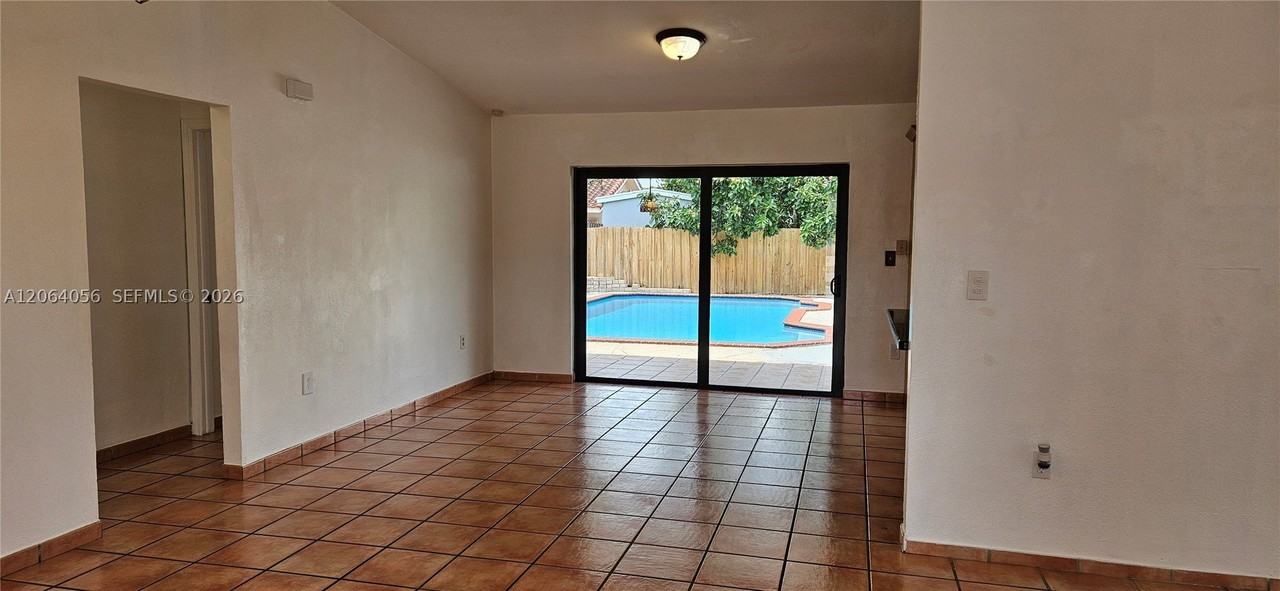14765 Sw 82nd St - Photo 5 of 46