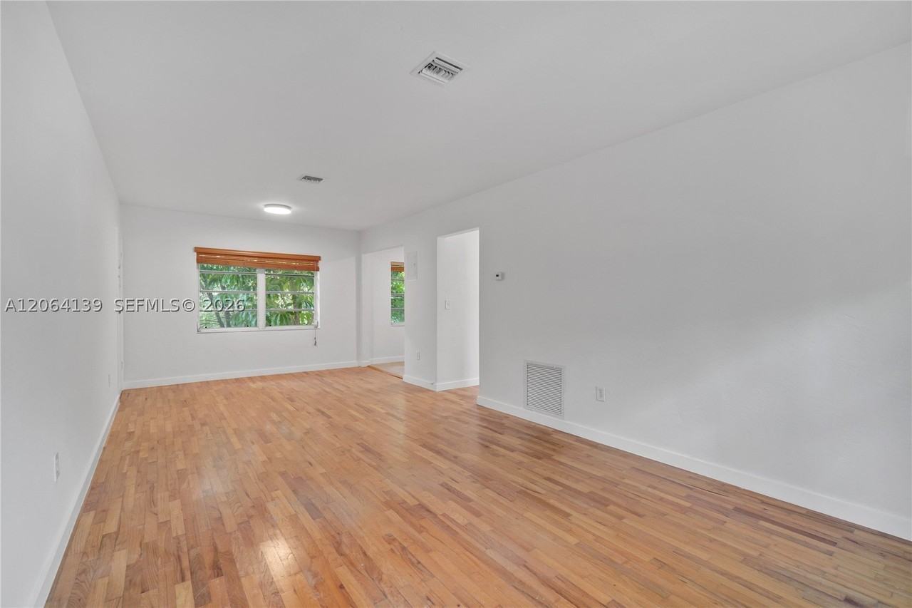 411 Santander Ave #1 - Photo 3 of 24
