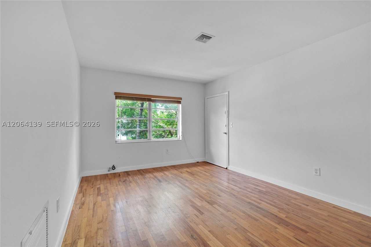 411 Santander Ave #1 - Photo 4 of 24