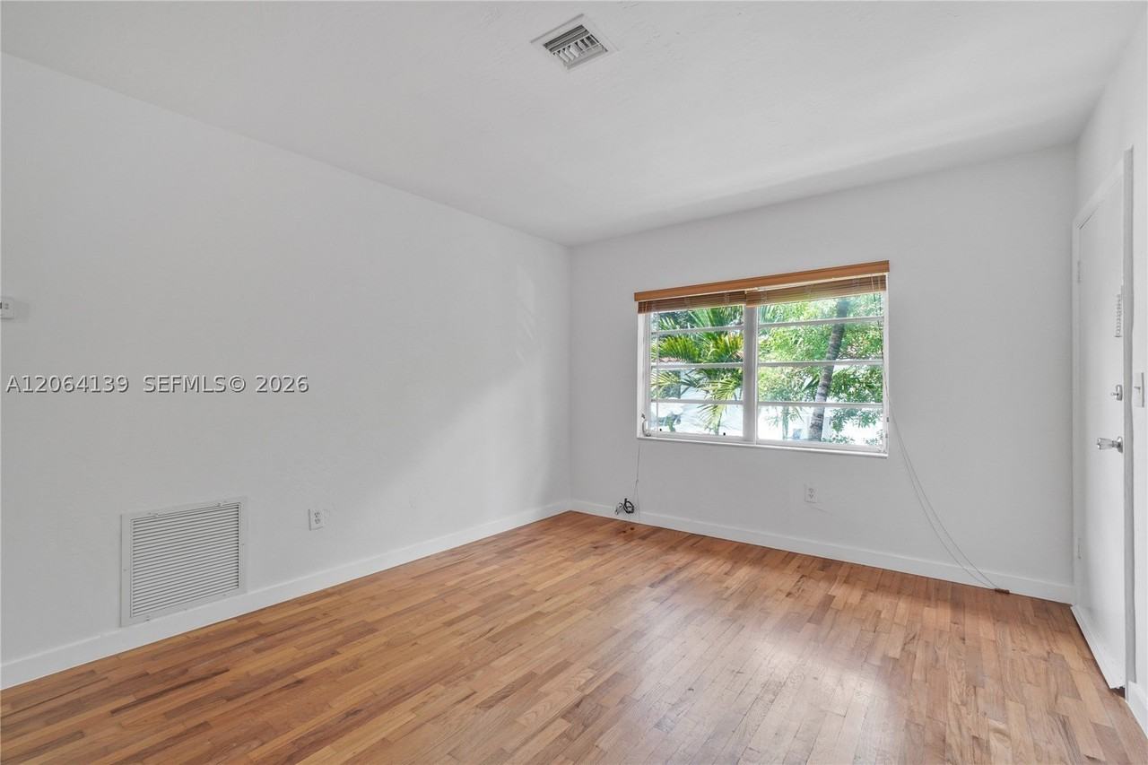 411 Santander Ave #1 - Photo 5 of 24
