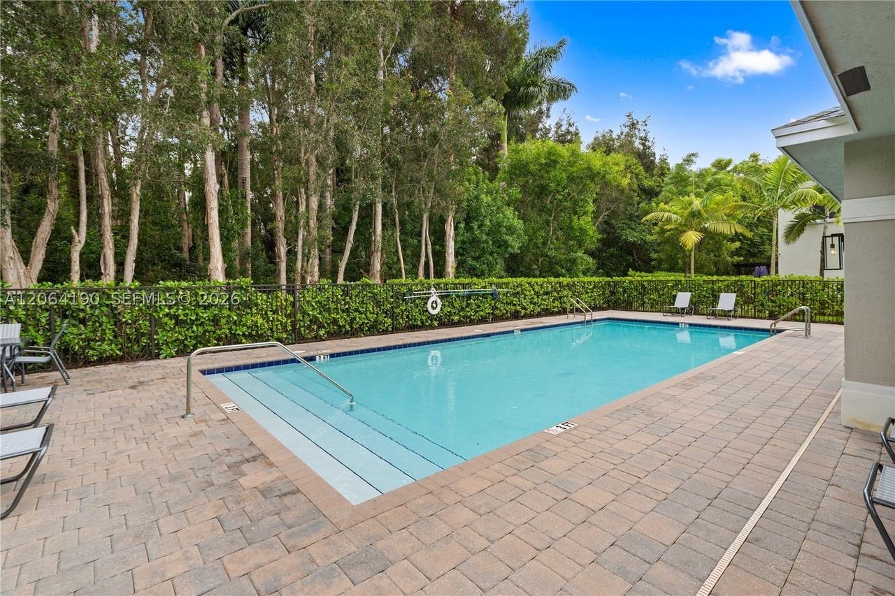 1385 Nw 208th Ter #1385 - Photo 4 of 41