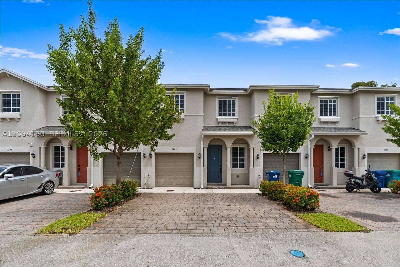1385 Nw 208th Ter #1385 - Photo 5 of 41