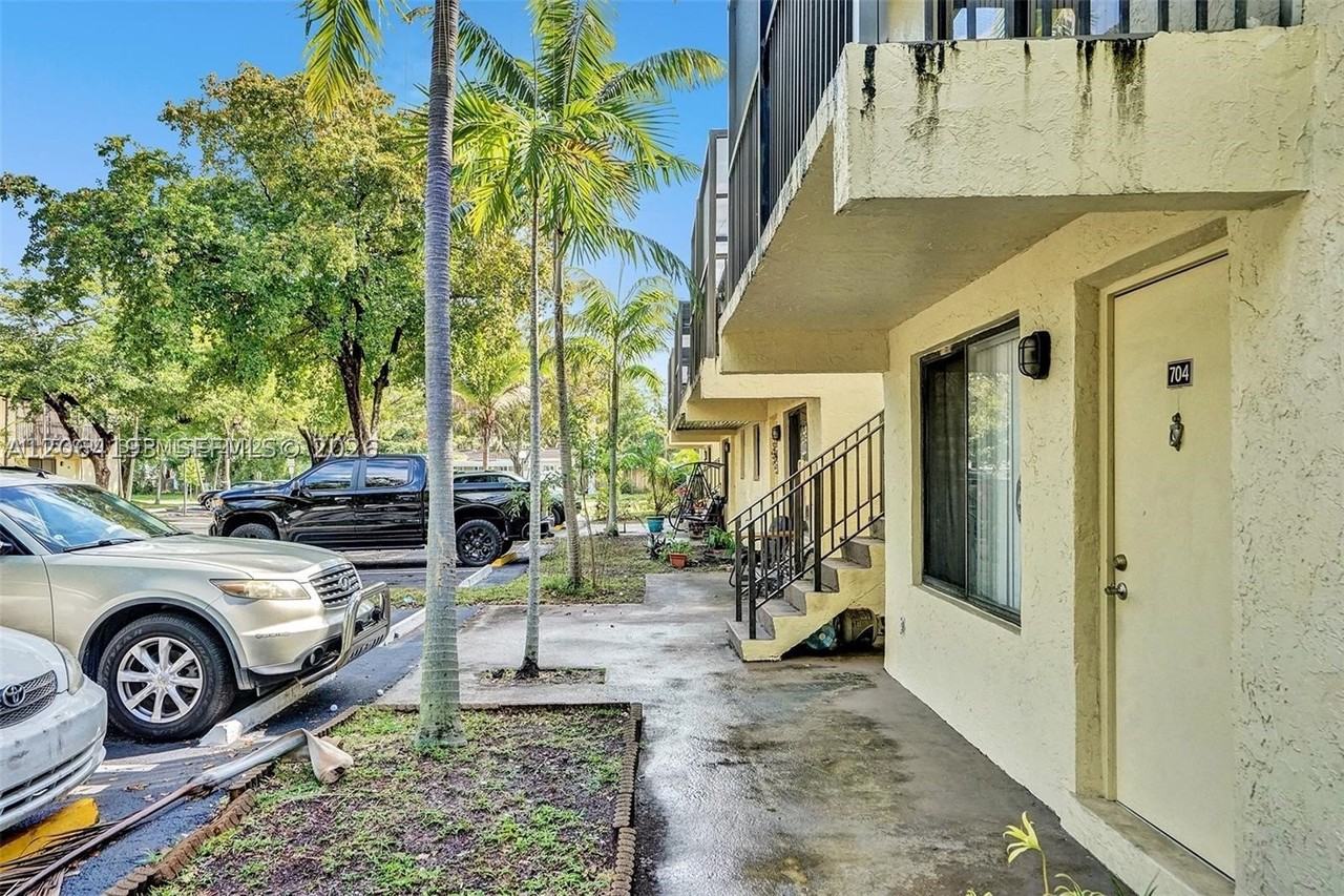 1065 S Flagler Ave #704 - Photo 2 of 4
