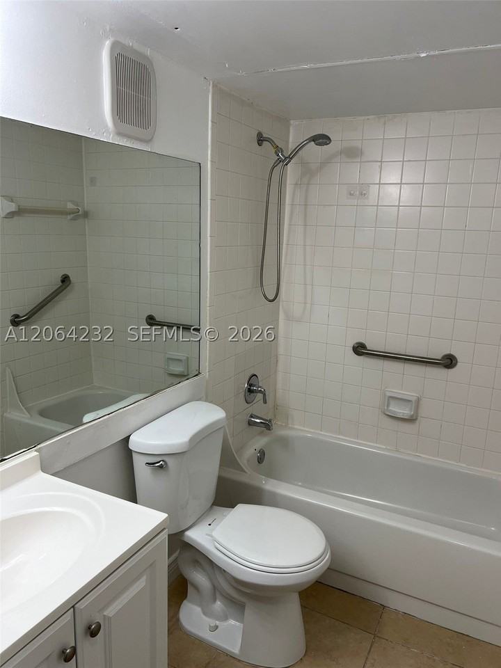 6740 Nw 175th Ln #N20 - Photo 4 of 6