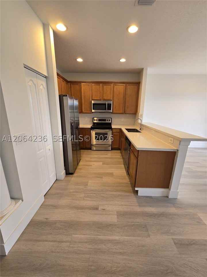 331 River Bluff Ln - Photo 2 of 14