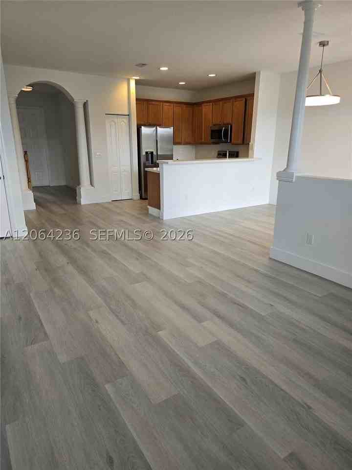 331 River Bluff Ln - Photo 5 of 14
