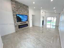 featured image of 955 Nw 106th Avenue Cir