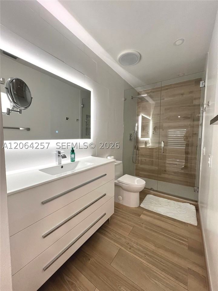 955 Nw 106th Avenue Cir - Photo 2 of 39