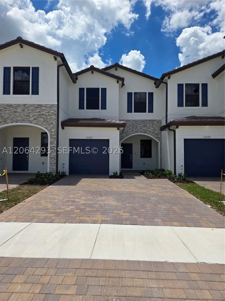 13316 Sw 232nd Ter #13316 - Photo 2 of 21