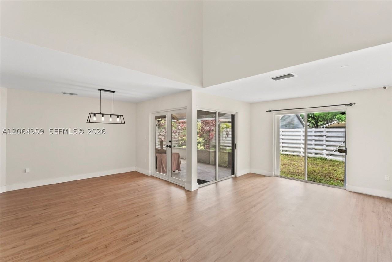 15026 Sw 141st Ct - Photo 6 of 27