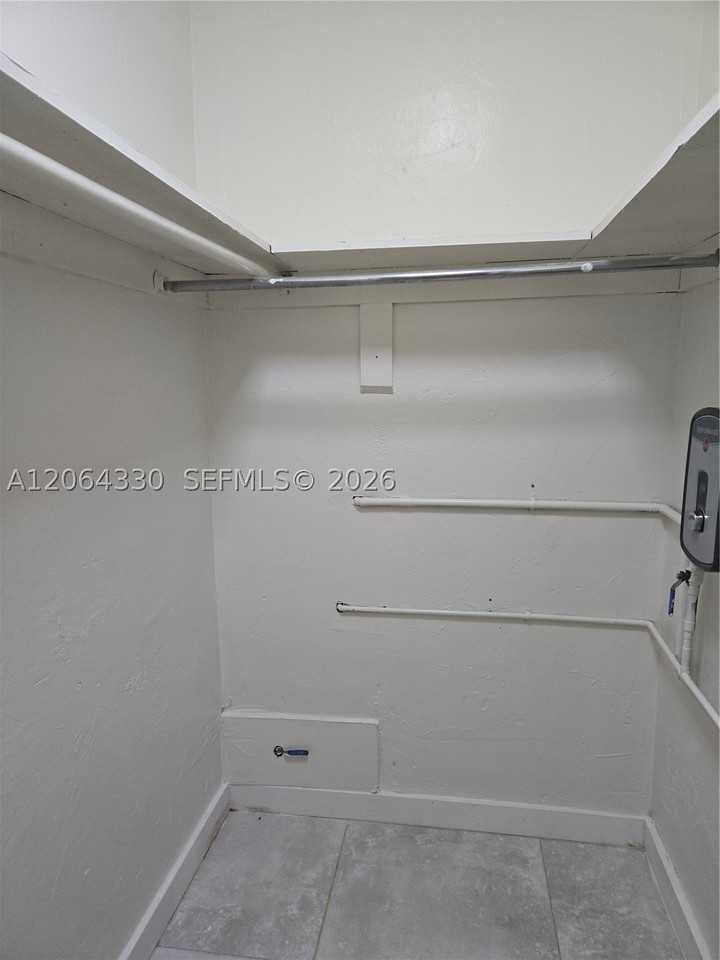 4550 Sw 67th Ave #2 - Photo 6 of 11