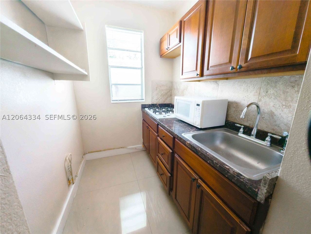 428 Sw 9th St #12 - Photo 3 of 5