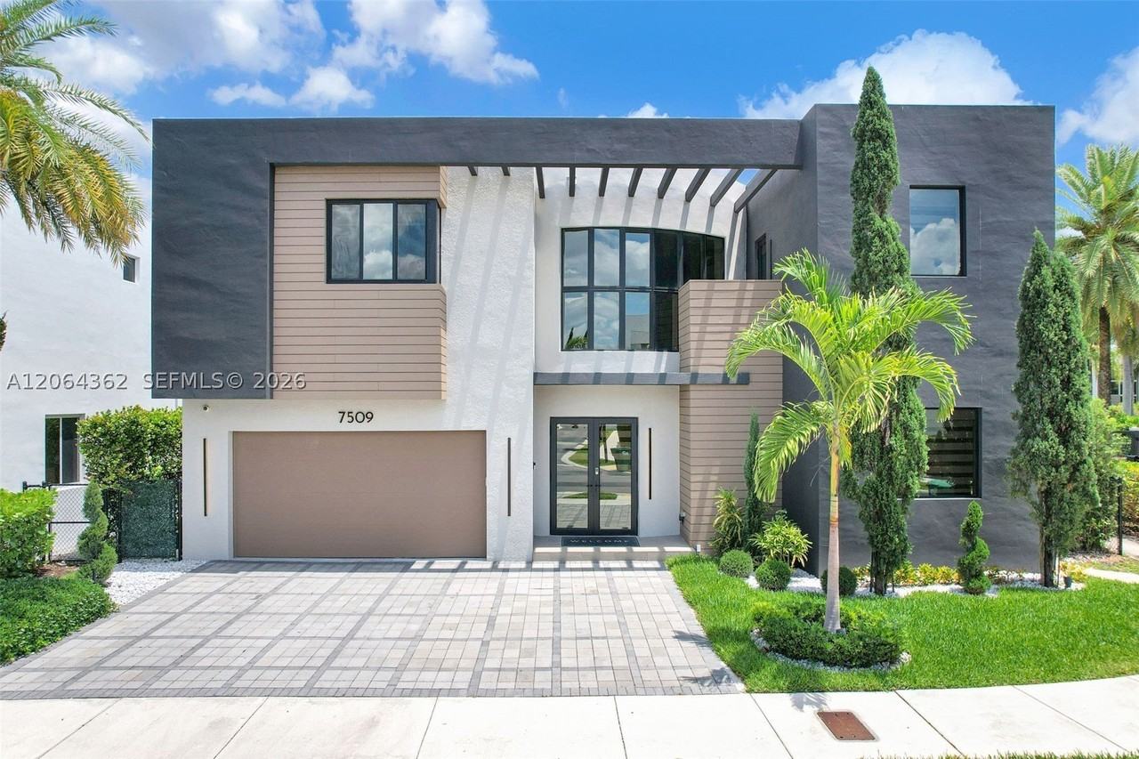 7509 Nw 99th Ave - Photo 3 of 50