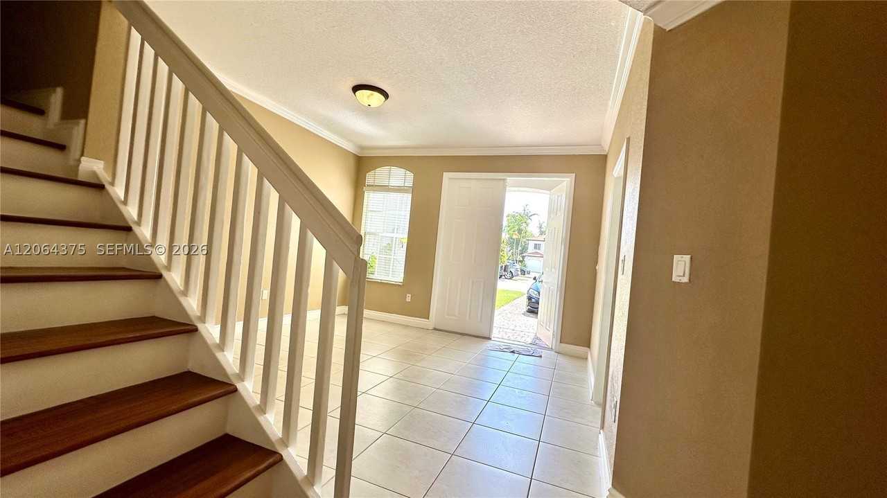 8102 Sw 118th Pl #8102 - Photo 5 of 18