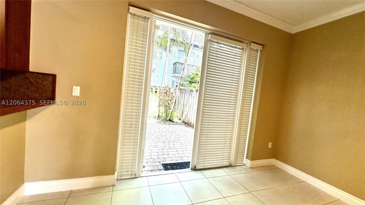 8102 Sw 118th Pl #8102 - Photo 7 of 18