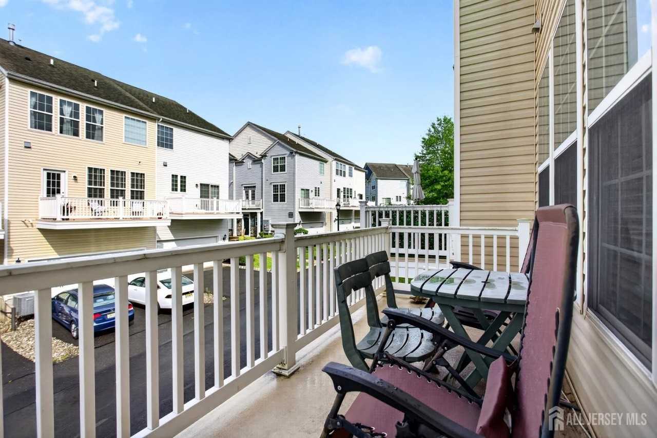 2103 Ethan Ln - Photo 6 of 15