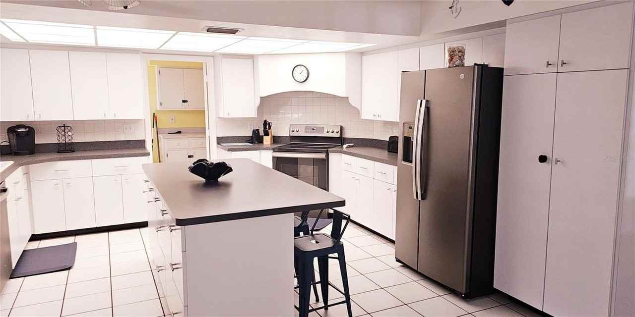 2203 43rd St W - Photo 7 of 25