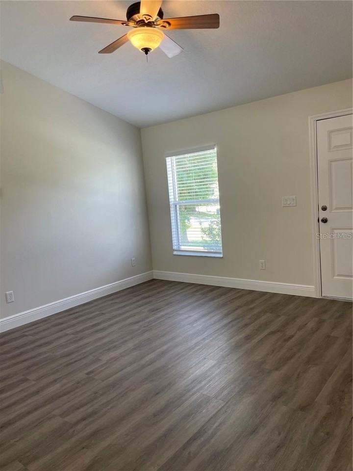 17542 Doris St - Photo 3 of 20