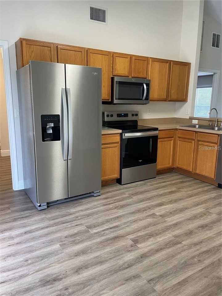 17542 Doris St - Photo 7 of 20