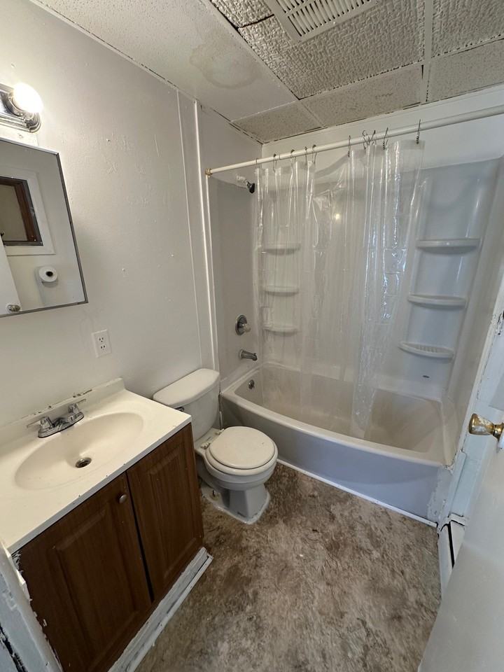 8 Allen St #1 - Photo 5 of 10