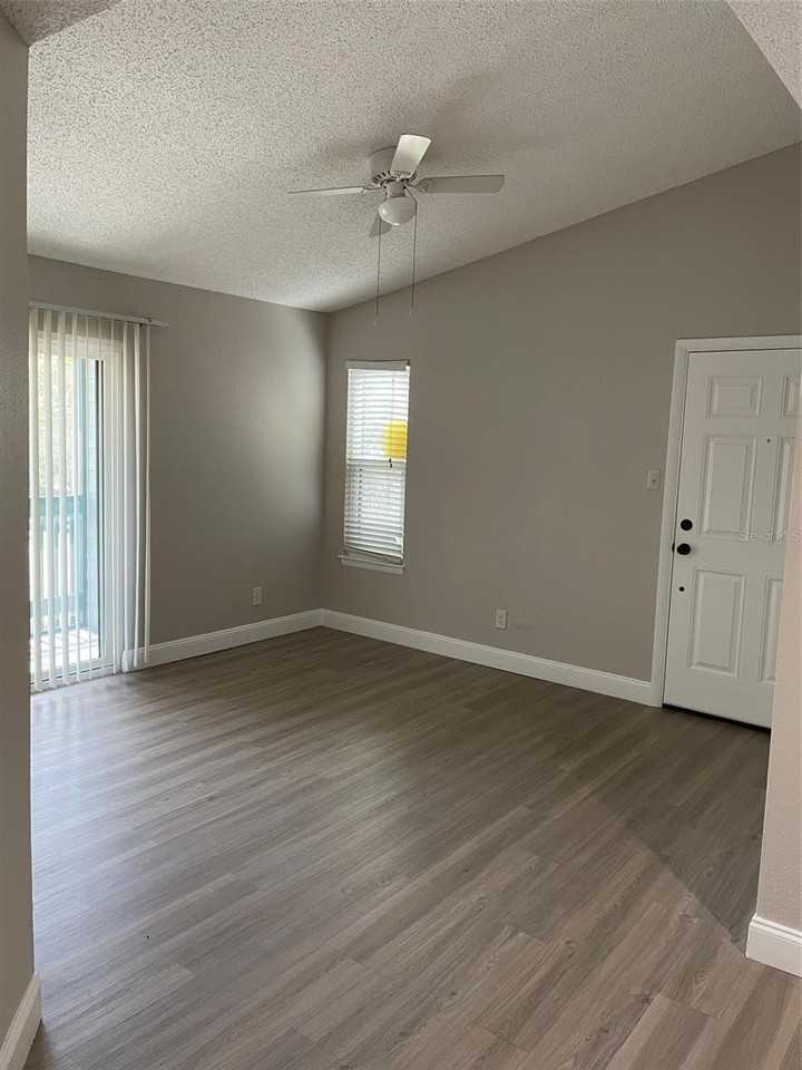 3764 Idlebrook Cir #204 - Photo 4 of 32