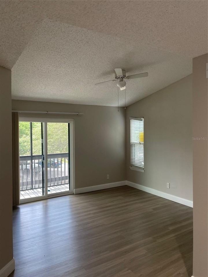3764 Idlebrook Cir #204 - Photo 5 of 32