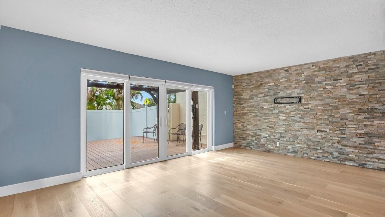 7 Emerald Ct - Photo 5 of 32