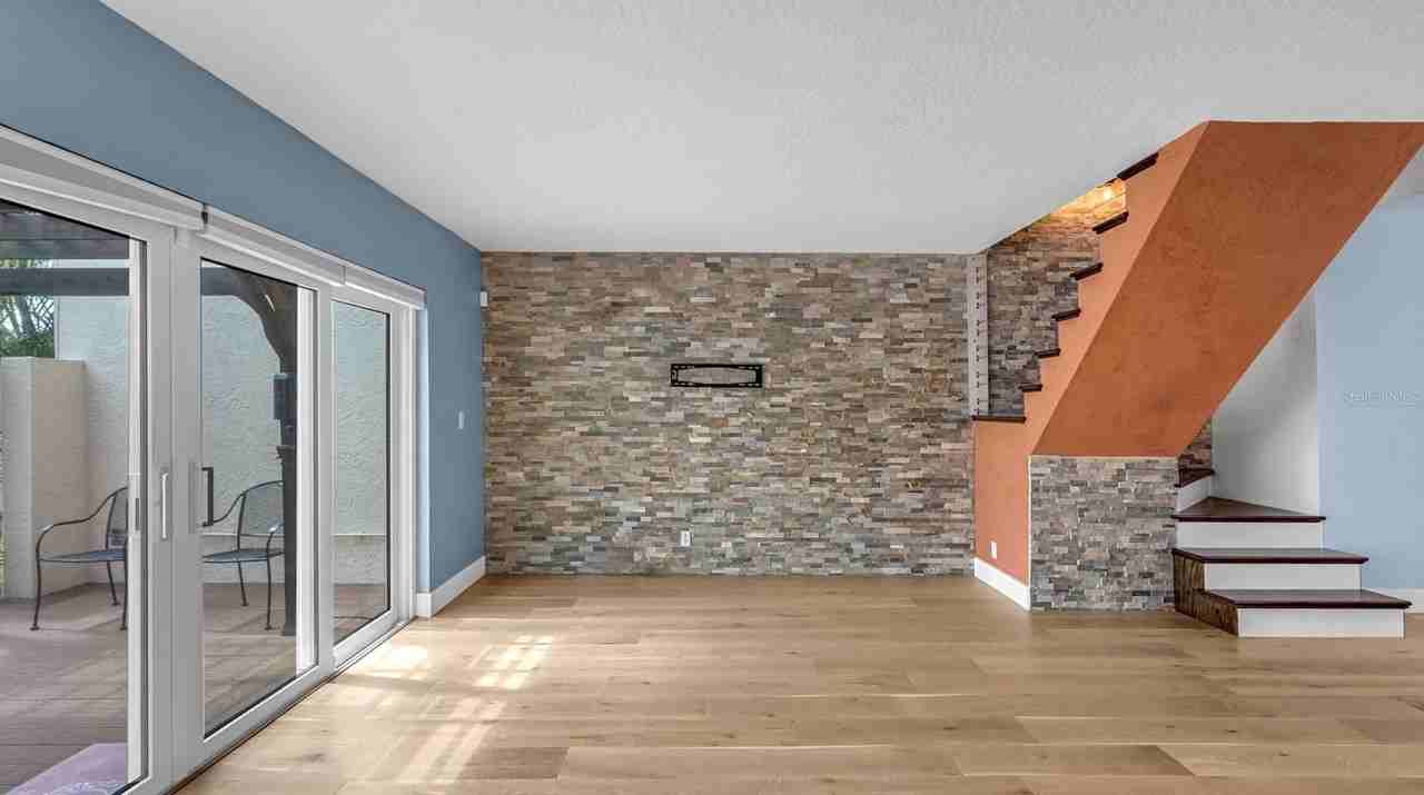 7 Emerald Ct - Photo 6 of 32