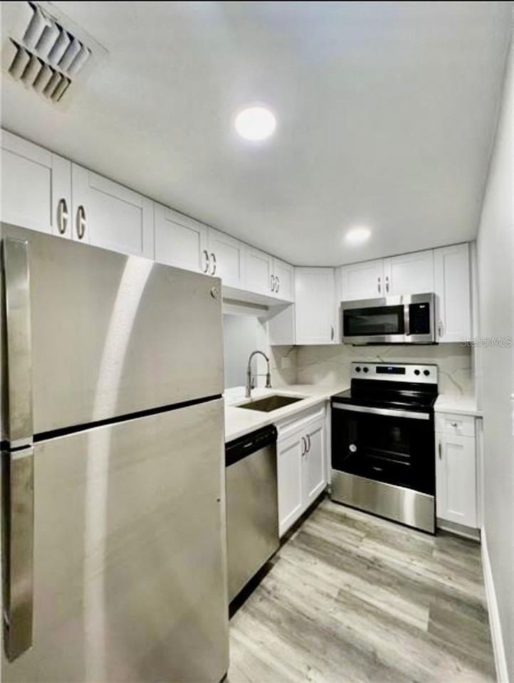 7108 Waterside Dr - Photo 2 of 3