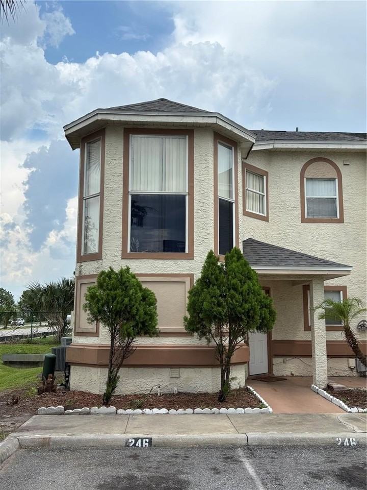 246 Dawn Ct