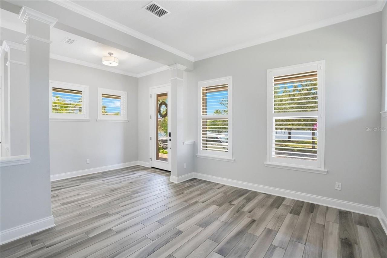 13101 Gabor Ave - Photo 5 of 34