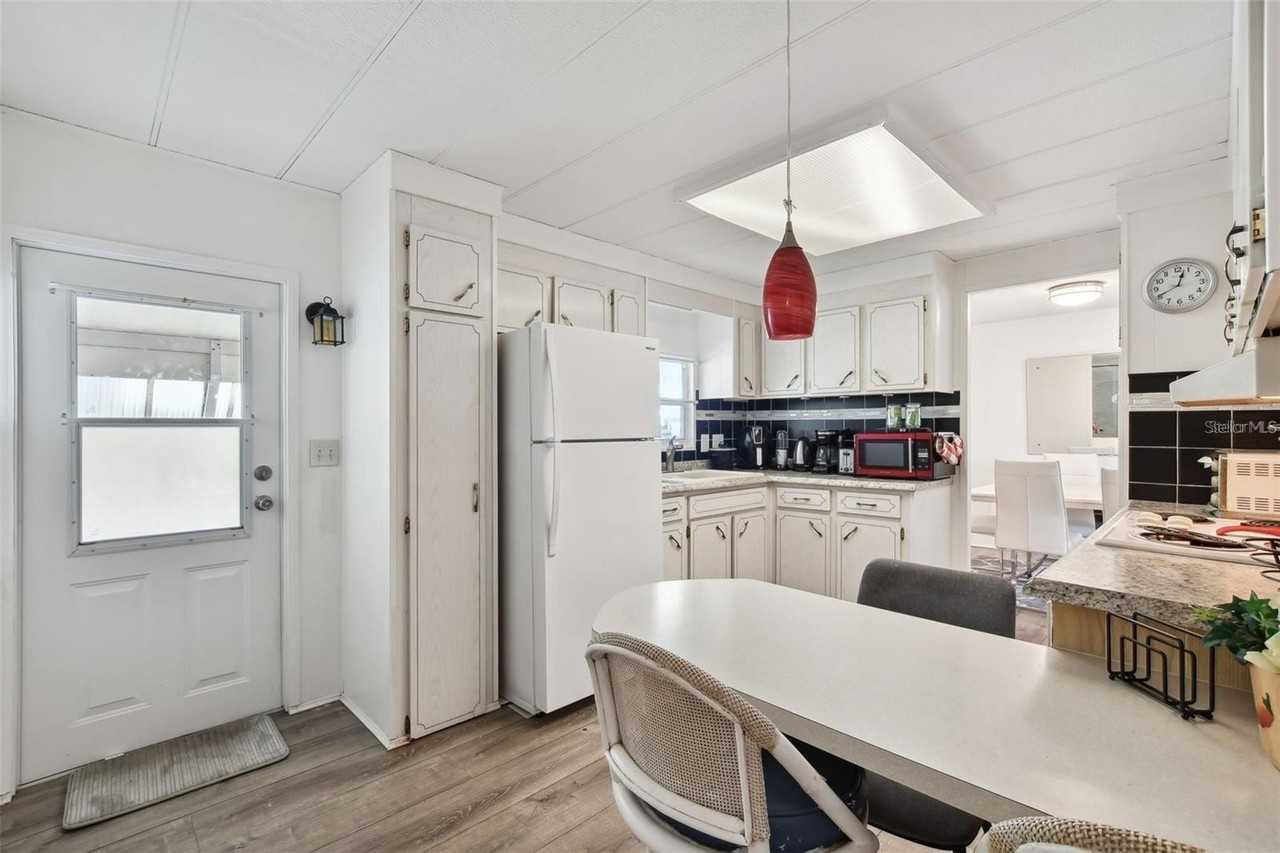 13225 101st St #116 - Photo 2 of 22