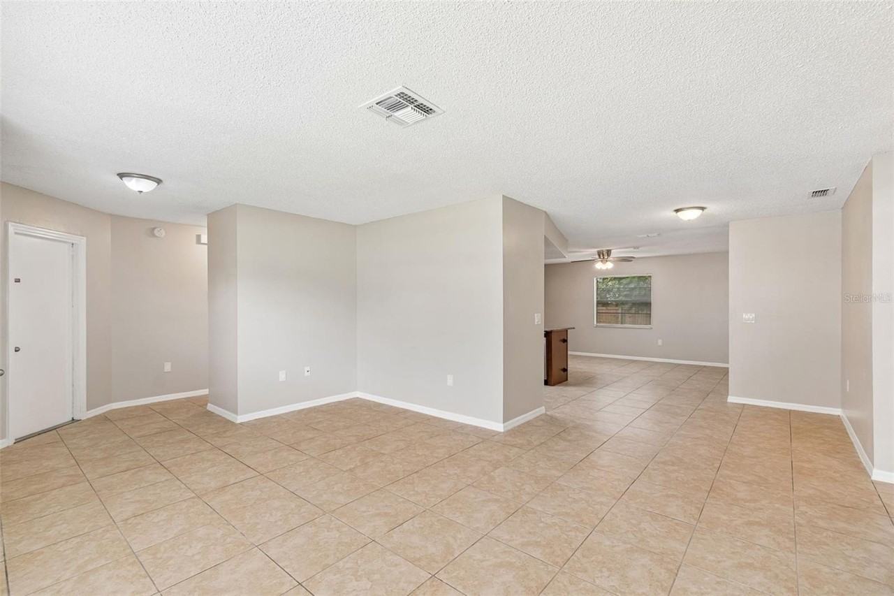 8526 Huntsman Ln - Photo 4 of 25