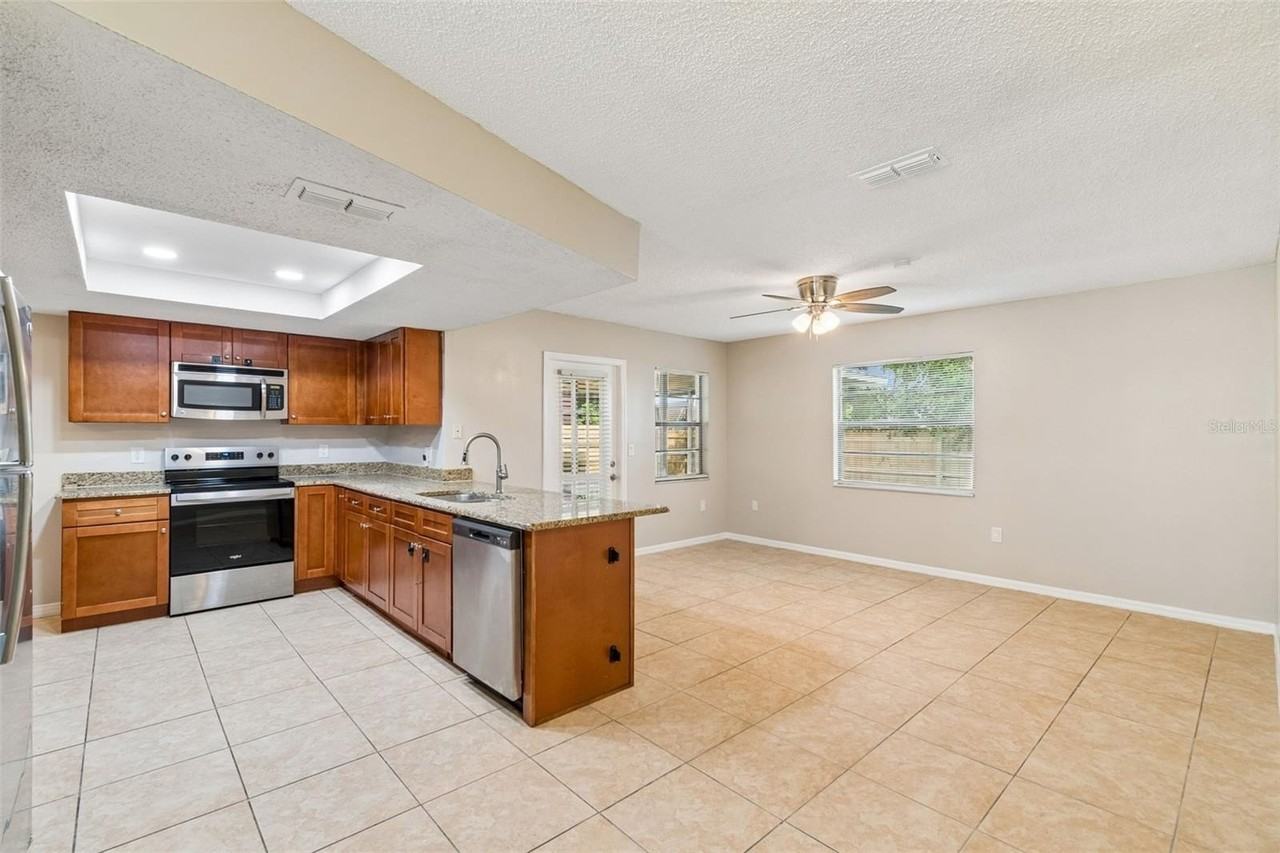 8526 Huntsman Ln - Photo 5 of 25