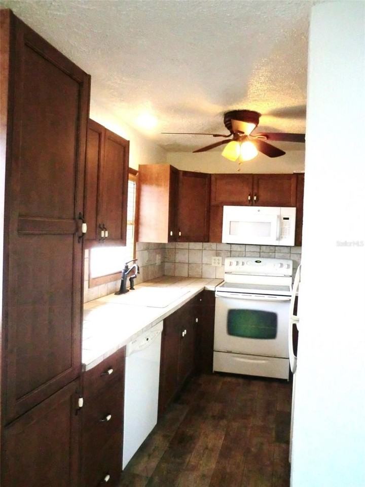 202 Bedford Trl #112 - Photo 5 of 18