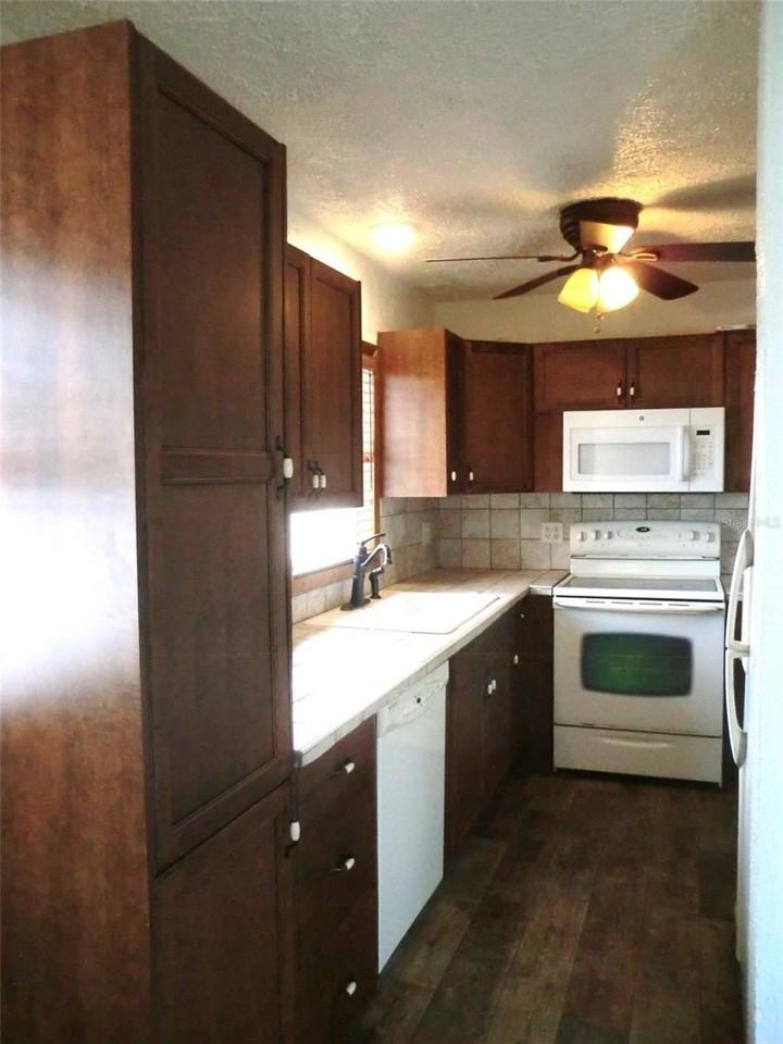 202 Bedford Trl #112 - Photo 6 of 18