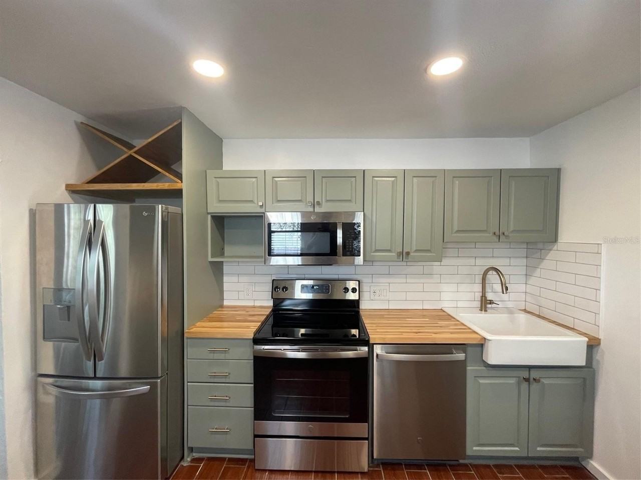 4221 Burlington Ave N - Photo 6 of 28