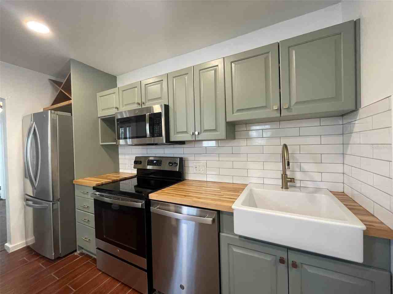 4221 Burlington Ave N - Photo 7 of 28