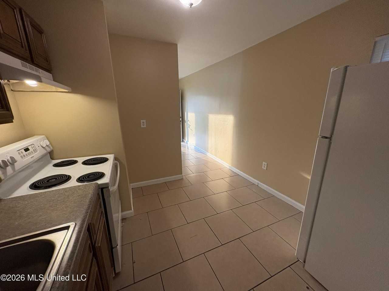 6525 Jasmine St Apt 4 - Photo 4 of 15
