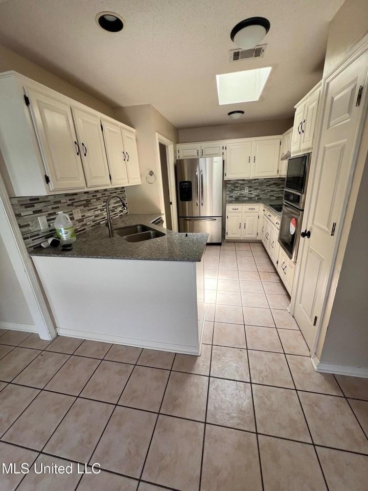 2617 Palmer Dr - Photo 4 of 16
