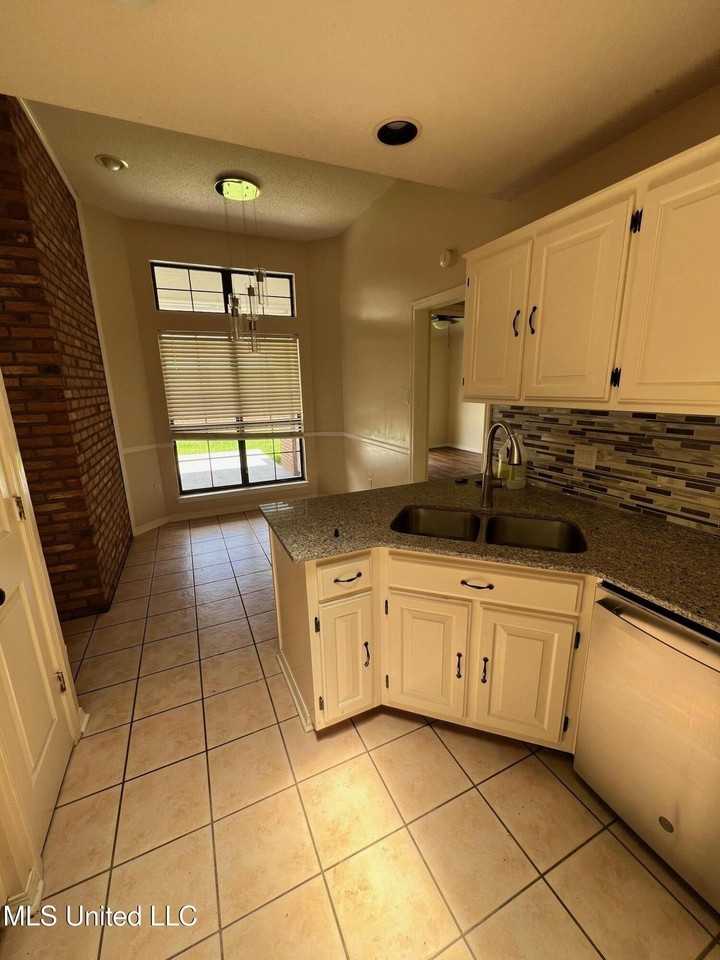 2617 Palmer Dr - Photo 5 of 16