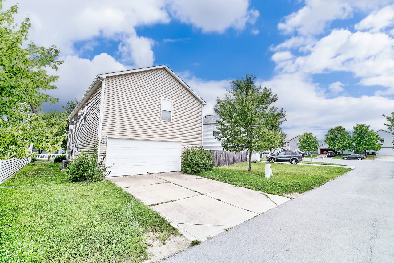 14169 Clapboard Dr - Photo 3 of 48