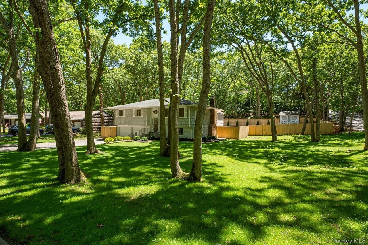 26 Valleywood Rd - Photo 2 of 24