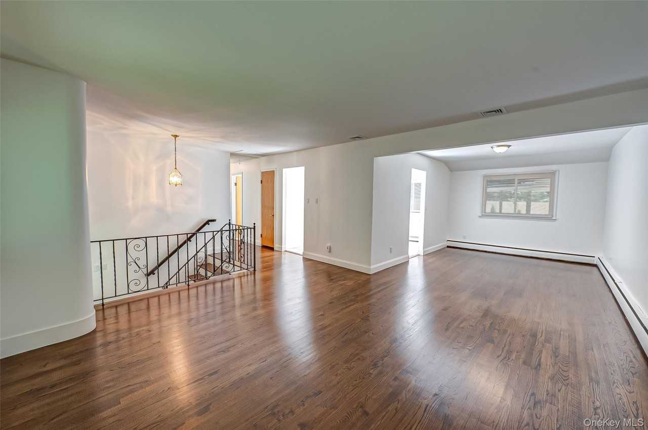 26 Valleywood Rd - Photo 4 of 24