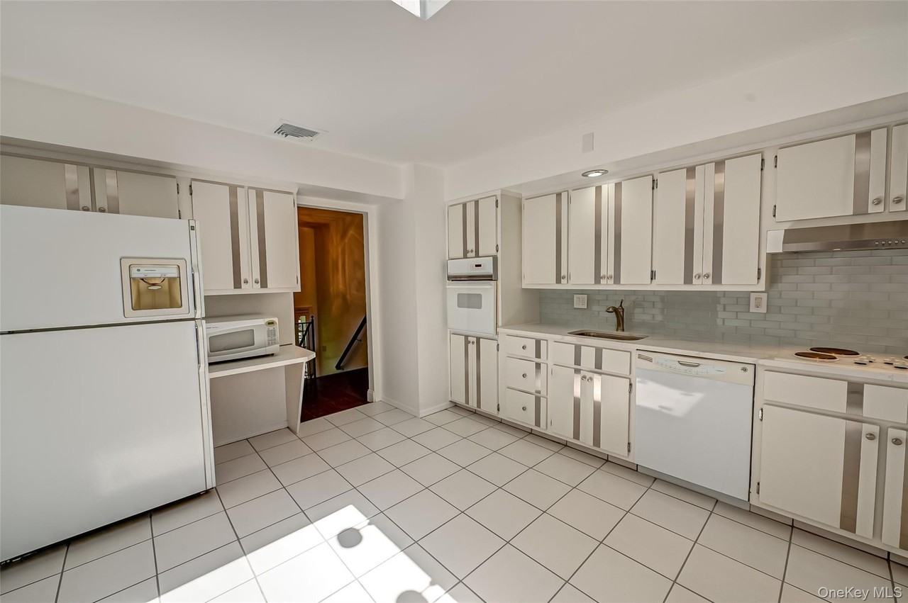 26 Valleywood Rd - Photo 6 of 24