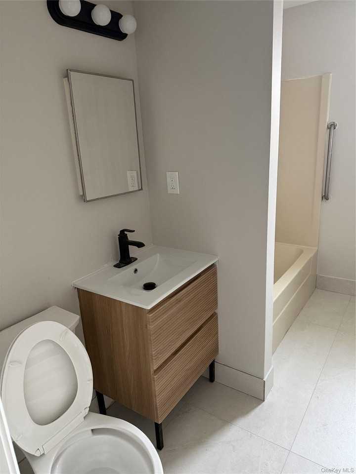320 Post Ave #3A - Photo 6 of 13