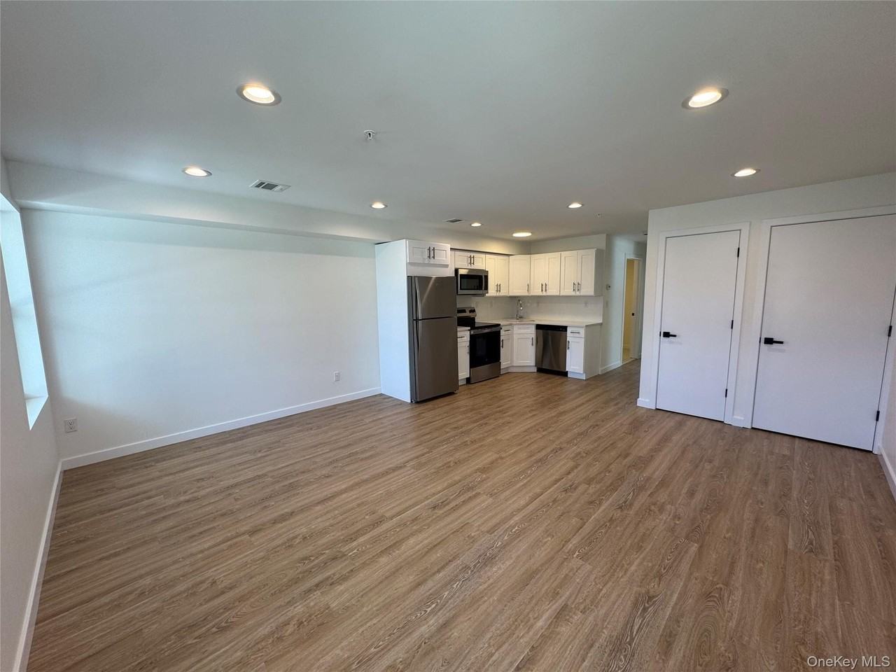 13 Park Ave #1A - Photo 3 of 20