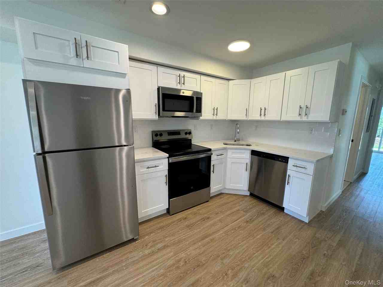 13 Park Ave #1A - Photo 4 of 20